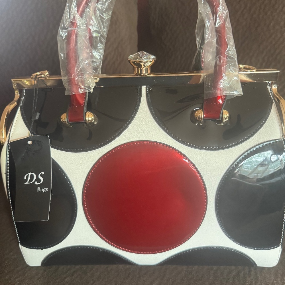 New w/ tags DS Handbag Polka dot patent frame satchel.